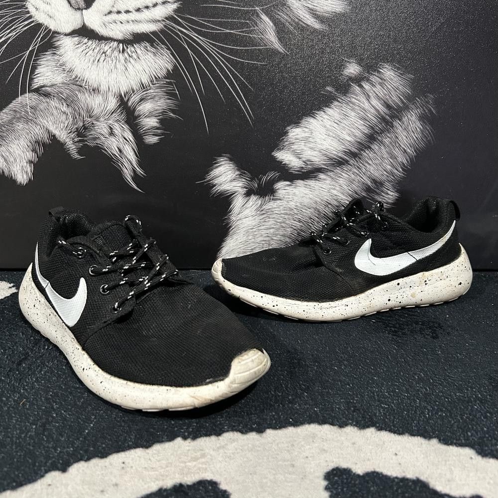 Nike Roshe One By You Athletic Sneaker Women's Black Synthetic Running Jogging